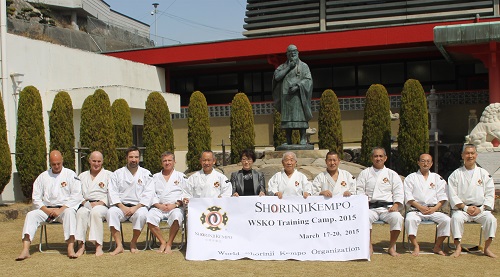 WSKO President, Yuuki So, gave a lecture titled: "How the organization should be and the mentality of Branch Masters (Kenshi)." After the lecture, we had our picture taken on the WSKO's grounds. In the evening, we had free practice with Q&A and Grading Examinations in another venue before completing the schedule of the first day. At night, we had an enjoyable get-togetherwith President, instructors, WSKO members, kenshis, and their family members. We enjoyed "temaki shushi," popular Osaka cuisines "takoyakin," and "okonomiyaki." They ran out very quickly. We received souvenirs from each country and different places in Japan. We heard stories from each place. WSKO staff's children provided entertainment. To end the day, Secretary General Kawashima offered concluding remarks (ippon jime).