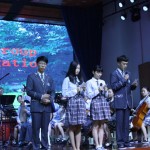 中国の高校生が、日本の歌曲などを演奏